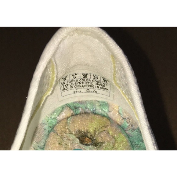 EUC Women's Skechers White Silver Slip On Walking Shoe Microburst Sudden Look 9 - Picture 11 of 12